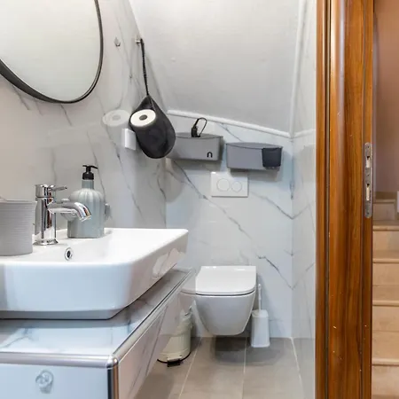 Sofia's نيكيتي