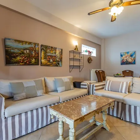 Sofia's بيت للعطل نيكيتي